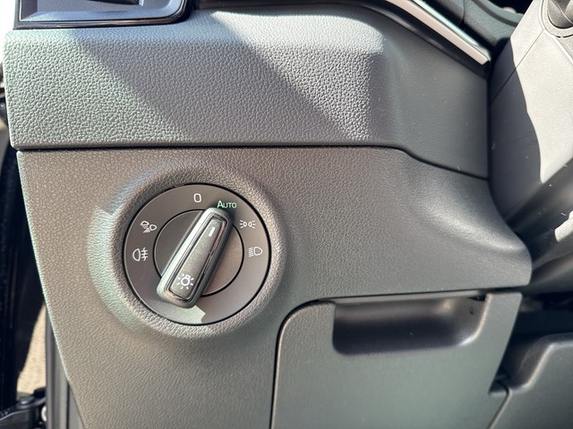 Skoda - Karoq 2.0 TDI DSG Sportline AHK+NAVI+KAMERA+LED_14