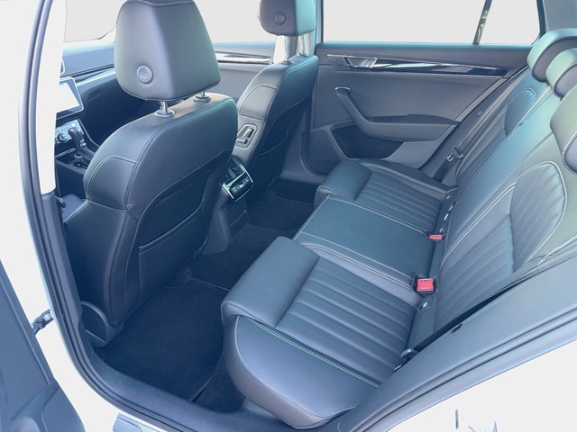Skoda - Superb Combi iV 1.4 electric/TSI L&K Pano Leder_3