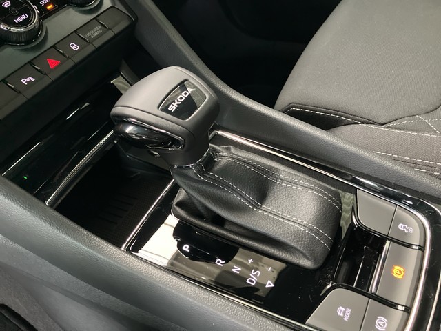 Skoda - Karoq 1.5 TSI DSG Sportline AHK+NAVI+KAMERA+SHZG_7