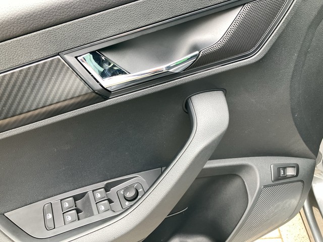 Skoda - Karoq 1.5 TSI DSG Sportline AHK+NAVI+KAMERA+LED_6
