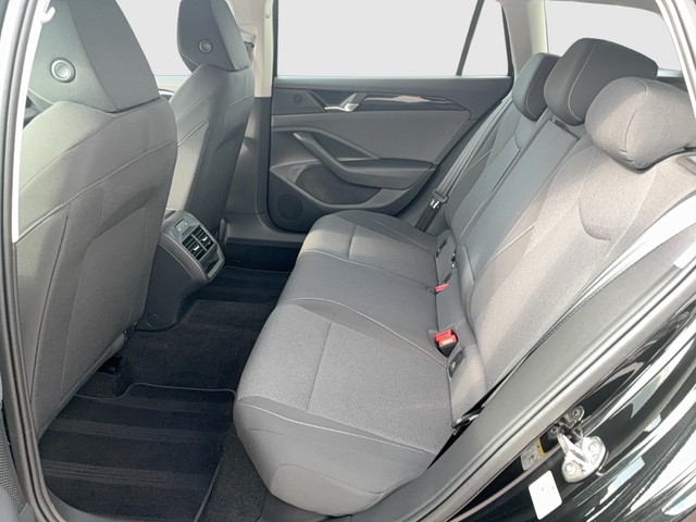 VW - Passat Variant 1.5 eTSI DSG ACC+LED+NAVI+SHZG_3