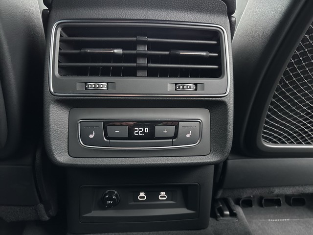 Audi - Q7 60 TFSI e quattro Tiptronic S-line AHK PANO_9