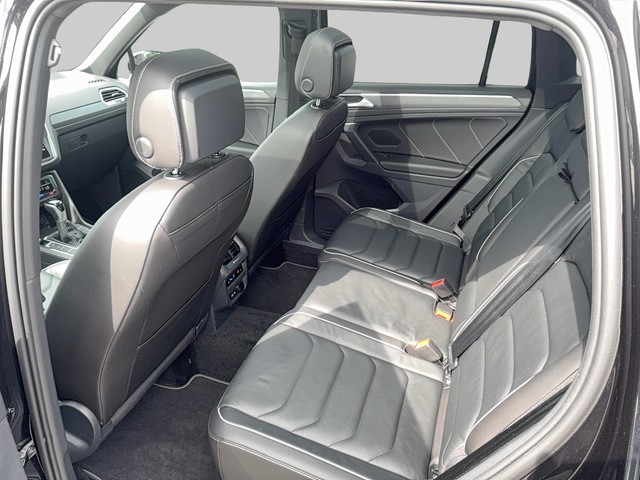 VW - Tiguan 2.0 TDI DSG R-Line 4M PANOR.+AHK+RFK+NAVI_3