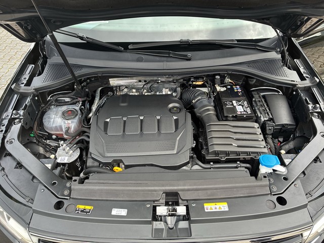VW - Tiguan 2.0 TDI DSG R-Line 4M PANOR.+AHK+RFK+NAVI_6