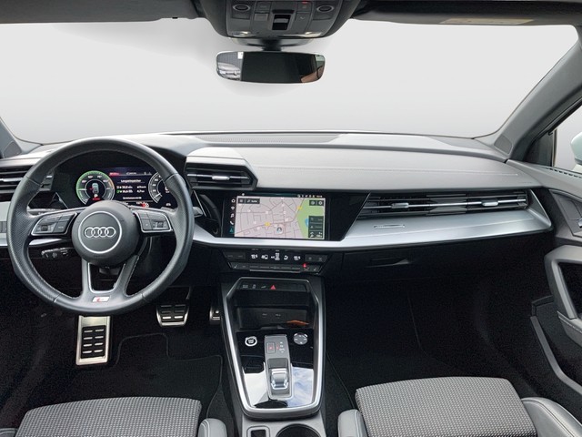 Audi - A3 Sportback 40 TFSI e S-tronic S-line LED PANO_2