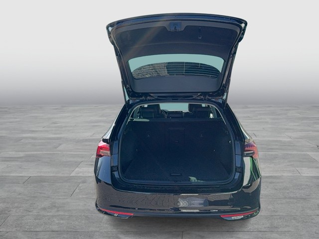 Skoda - Octavia Combi 2.0 TDI DSG Selection Head Up+Navi_4