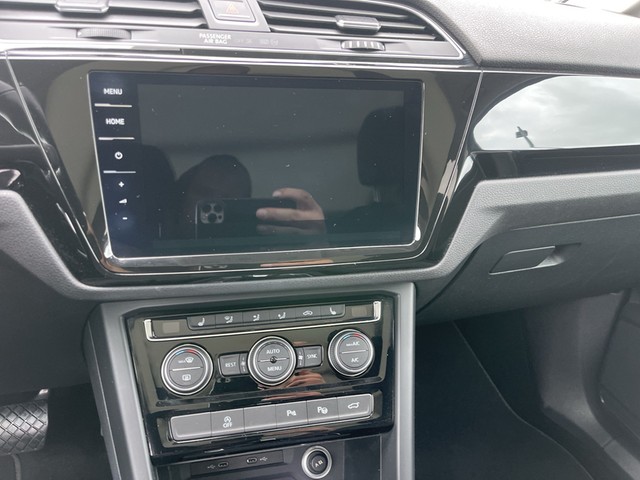 VW - Touran 2.0 TDI DSG Comfortline AHK LED NAVI PANO_5