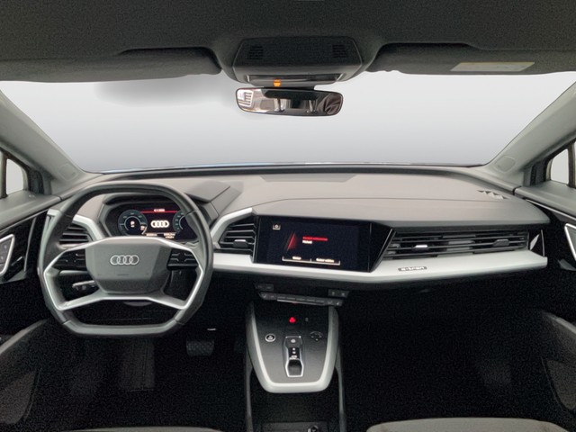 Audi - Q4 40 e-tron LED LM19 MFL PDC SHZG TEMP TEL_2