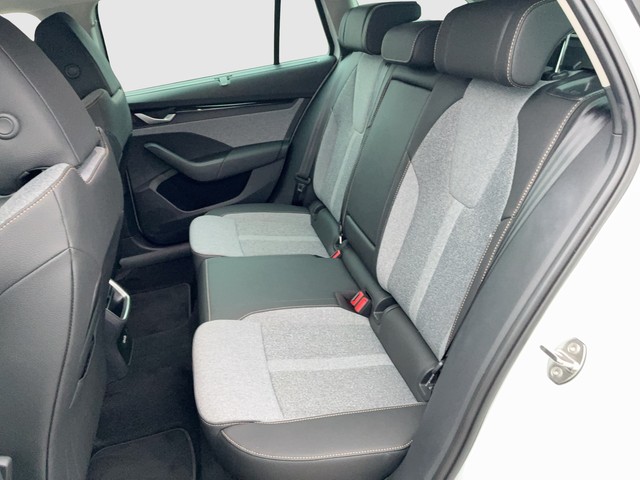 Skoda - Octavia Combi 2.0 TDI DSG Selection Head-Up+Virtual+Navi_3