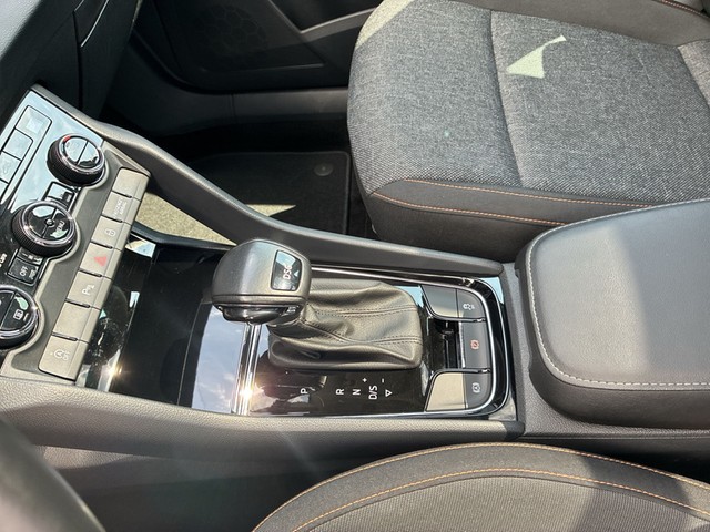 Skoda - Karoq 1.5 TSI DSG Clever LED+NAVI+PANO+AMBITION_6