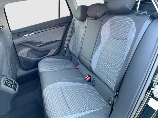 Skoda - Superb Combi 2.0TDI DSG Selection AHK+Matrix+Navi_3