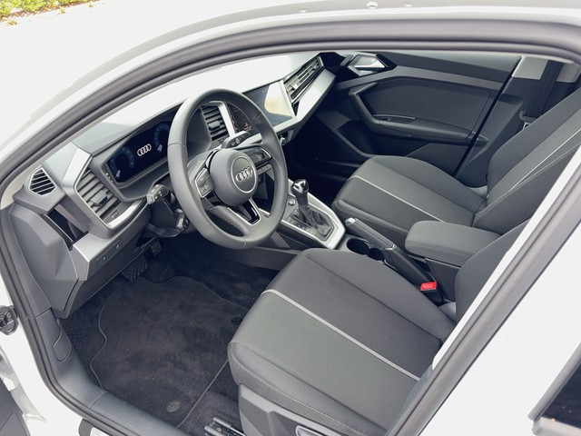 Audi - A1 Sportback 25 TFSI S-tronic advanced phone box_12