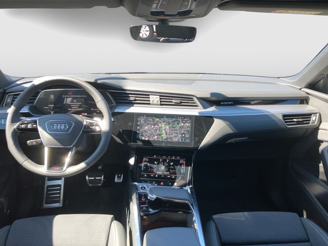 Audi - Q8 e-tron Sportback 55 quattro AHK HUD_2