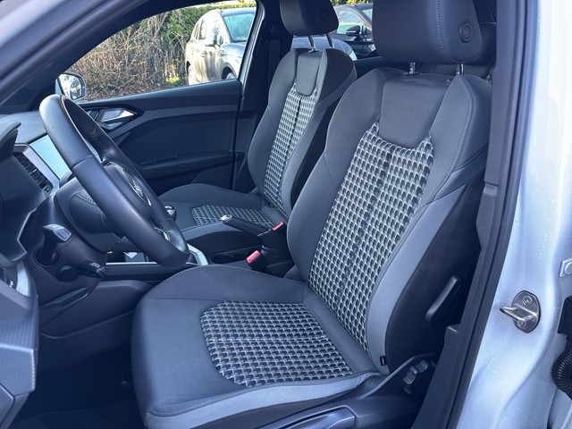 Audi - A1 Sportback 30 TFSI advanced LED PDC vo+hi_10