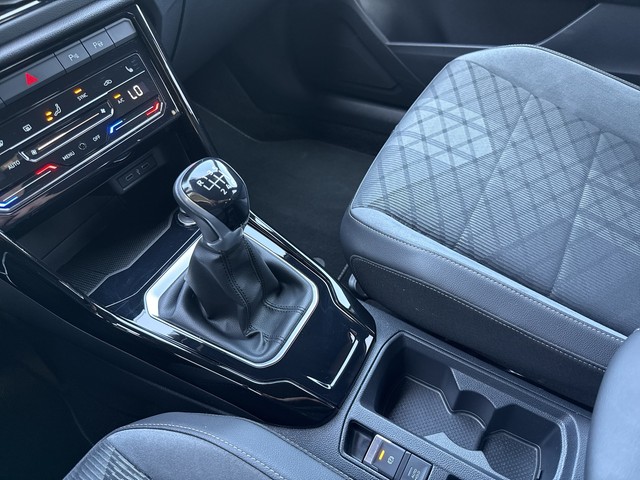 VW - T-Roc 1.5 l TSI R-Line Black Style RFK Matrix_5
