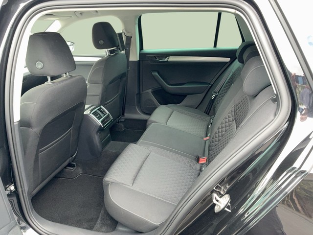 Skoda - Superb Combi 2.0 TDI DSG Ambition ACC+NAVI+AHK_3