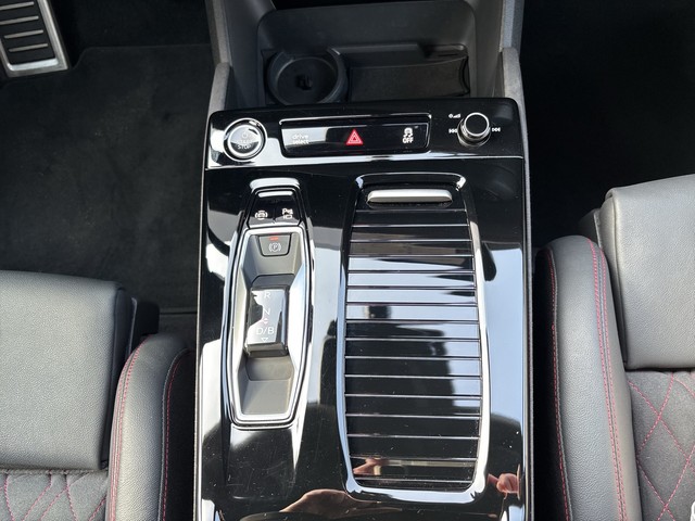 Audi - Q6 e-tron performance S-line AHK B&O LM21 PANO_19