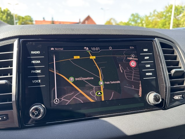Skoda - Karoq 2.0 TDI DSG Sportline AHK+NAVI+KAMERA+LED_8