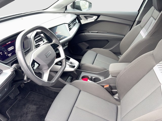 Audi - Q4 e-tron Sportback 35 basis Phone Box_11