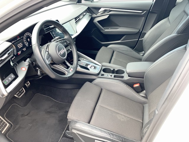 Audi - A3 Sportback 40 TFSI e S-tronic S-line LED PANO_14