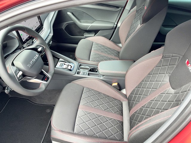 CUPRA - Leon ST VZ 2.0 TSI DSG VZ 4Drive PANO+NAVI+DCC_19