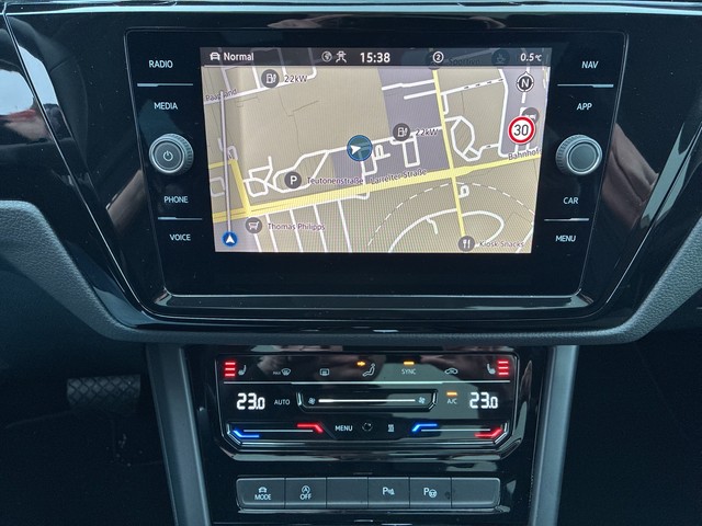 VW - Touran 2.0 TDI DSG 7-sitze Highline Panorama_9