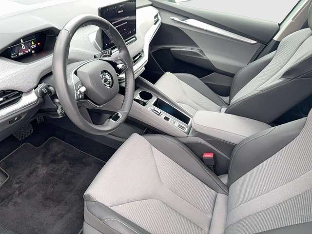 VW - Golf VIII Lim. 2.0 TSI R 4Motion Black Edition_12