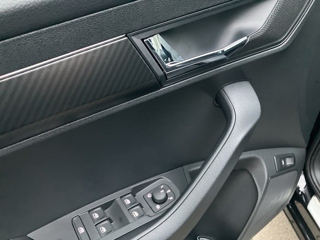 Skoda - Karoq 1.5 TSI DSG Sportline AHK+ACC+NAVI+PANO_5