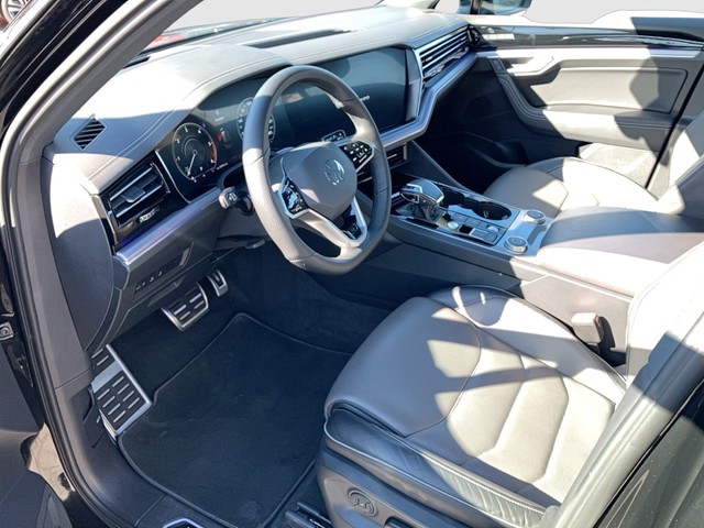 VW - Touareg 3.0 V6 TDI 4Motion R-Line AHK LED PANO_12