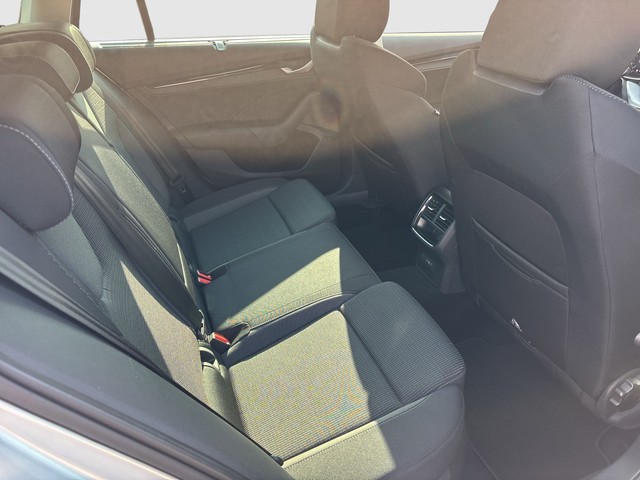 Skoda - Octavia Combi 2.0 TDI DSG Selection ACC LED NAVI_6