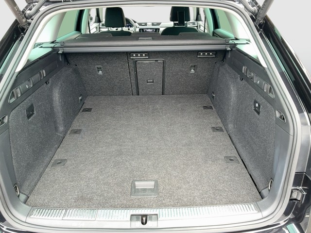 Skoda - Superb Combi 2.0 TDI DSG Ambition ACC+NAVI+AHK_4