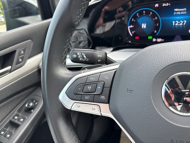 VW - Golf VIII Lim. 1.5 eTSI DSG Life eTSI ACC+NAVI+SIDE-ASSIST_7