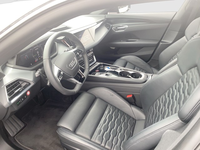 Audi - e-tron GT quattro quattro MATRIX+B&O_11