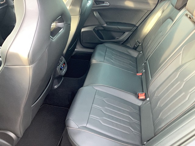 CUPRA - Leon Sportstourer 2.0 TSI 4Drive DSG VZ LED PANO_3