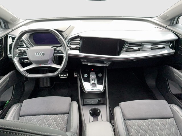 Audi - Q4 45 e-tron quattro S-line MATRIX+SPUR+NAVI+BT_2