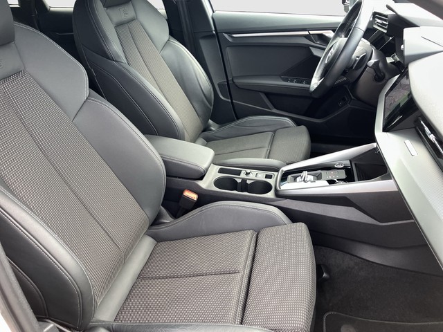 Audi - A3 Sportback 40 TFSI e S-tronic S-line LED PANO_6