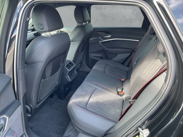 Audi - Q8 e-tron 50 quattro S-line ACC CAM LED LUFT NAVI_2