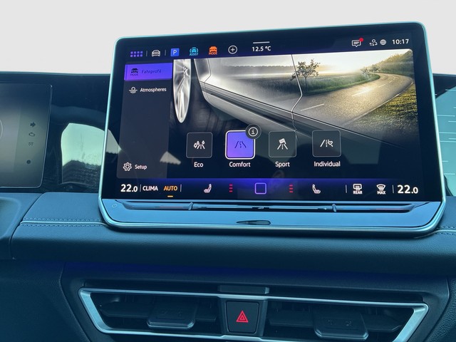 VW - Tiguan 2.0 TDI DSG Elegance Navi+Panorama+Kamera_13