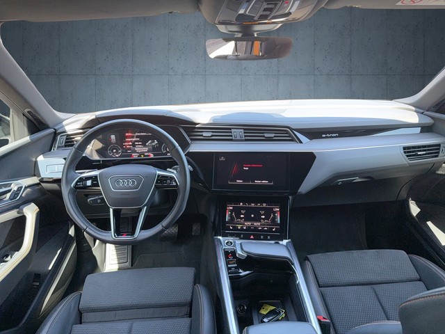 Audi - e-tron 50 quattro S line black Pano B&O RFK 21"_2