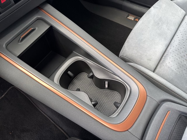 CUPRA - Born 150kW NAVI+KAMERA+PANORAMADACH+SHZG+LED_13