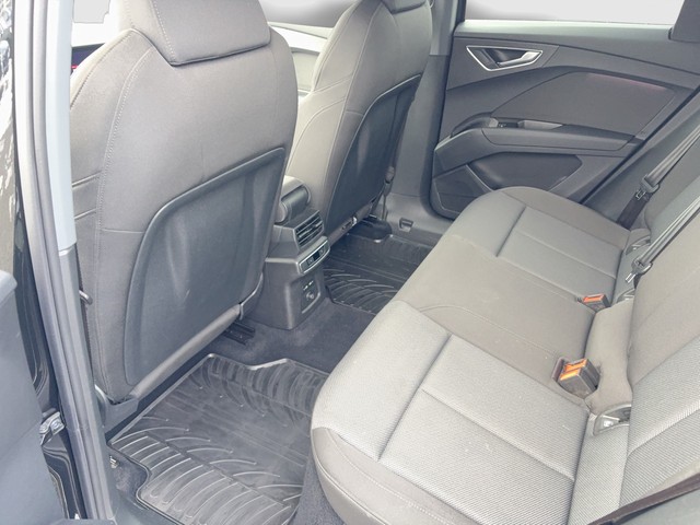 Audi - Q4 e-tron Sportback 35 basis Phone Box_3