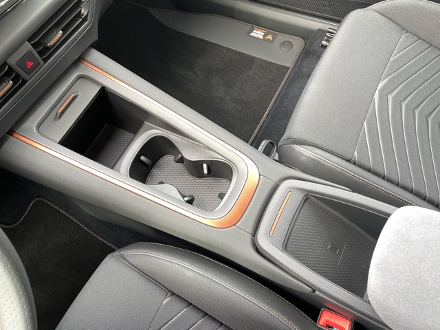 CUPRA - Born 58 kWh KAMERA+NAVI+SHZG+LED_8