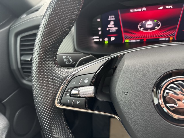Skoda - Kodiaq 2.0 TDI DSG Sportline 4x4 LED+AHK+RFK+Panorama_10