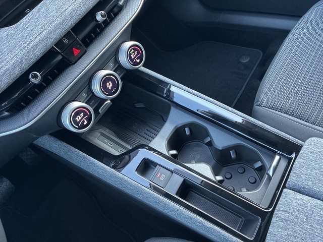 Skoda - Superb Combi 2.0TDI DSG Selection AHK+Matrix+Navi_10