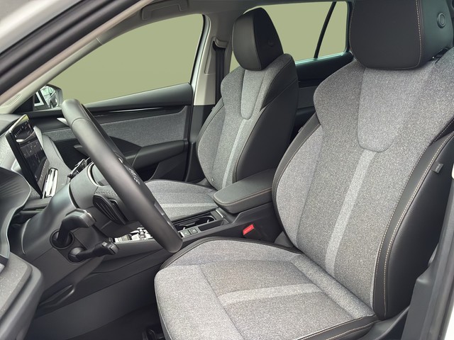 Skoda - Octavia Combi 2.0 TDI DSG Selection Head-Up+Virtual+Navi_5