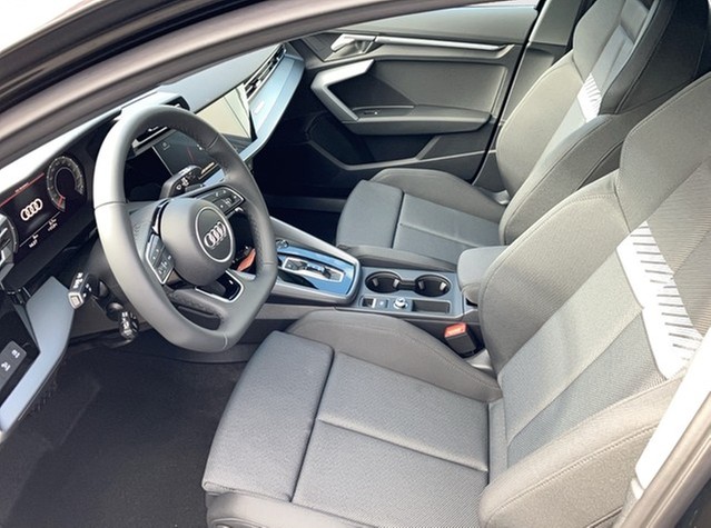 Skoda - Kamiq 1.5 TSI DSG Monte Carlo Pano+V-Cockpit+LED_12