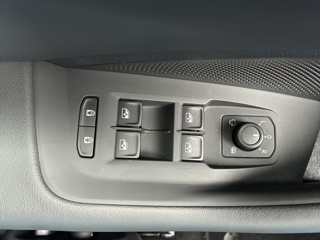 VW - Golf VIII 1.5 eTSI DSG GOAL NAVI+AHK+RFK+ACC+SPUR_14