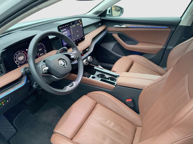 Skoda - Superb Combi 2.0 TDI DSG L&K NAVIGATION+AHK+PANO_12