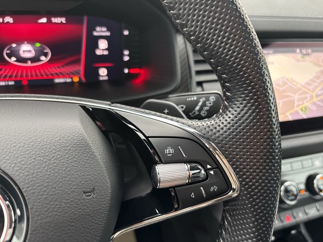 Skoda - Kodiaq 2.0 TDI DSG Sportline 4x4 LED+AHK+RFK+Panorama_11