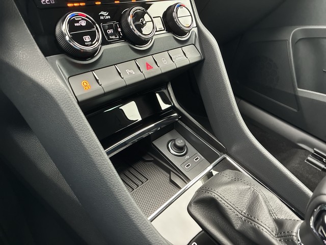 Skoda - Karoq 1.5 TSI DSG Selection Navi+Kamera+Sitzhzg._13